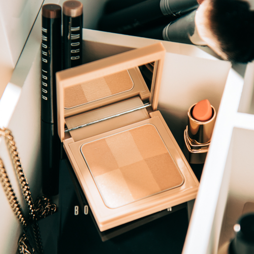 Bobbi Brown Nude Finish Illuminating Powder Nude