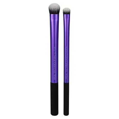 An eyeshadow brush set duo for full coverage shadow application