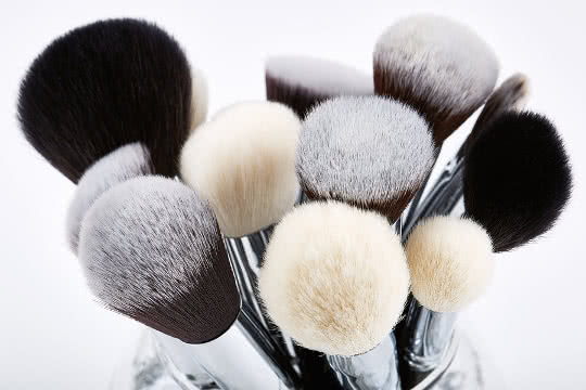 makeup brush hair