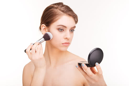 How Can I Stop Makeup From Rubbing Off On My Clothes