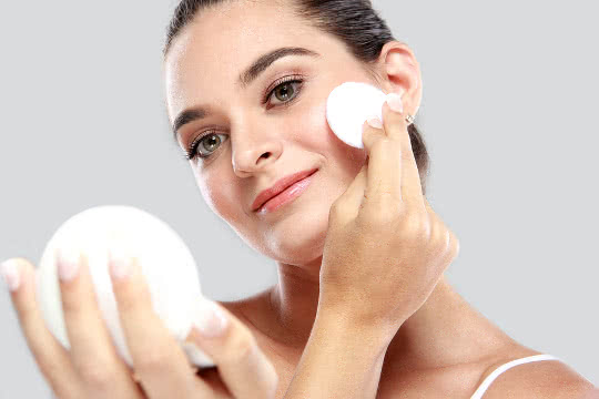 How Do I Control Shine on My Face?