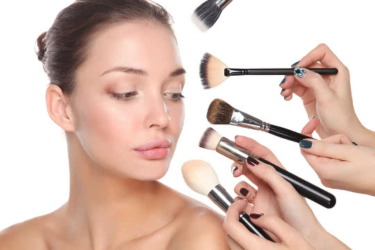 The 9 Best Brushes For Cream And Powder Contouring In 2020