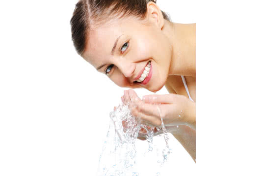 5 Makeup Rules for Sensitive, Acne-Prone Skin