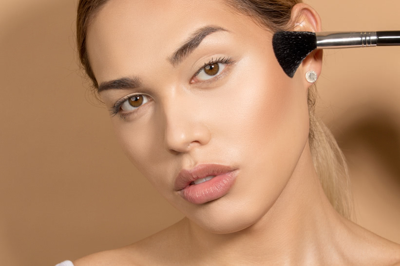 What Bronzer is Best for Medium or Olive Skin?