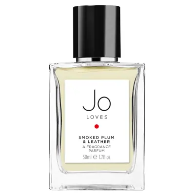 A Woodsy Winter Scent with a Feminine Touch Grounded by Leather