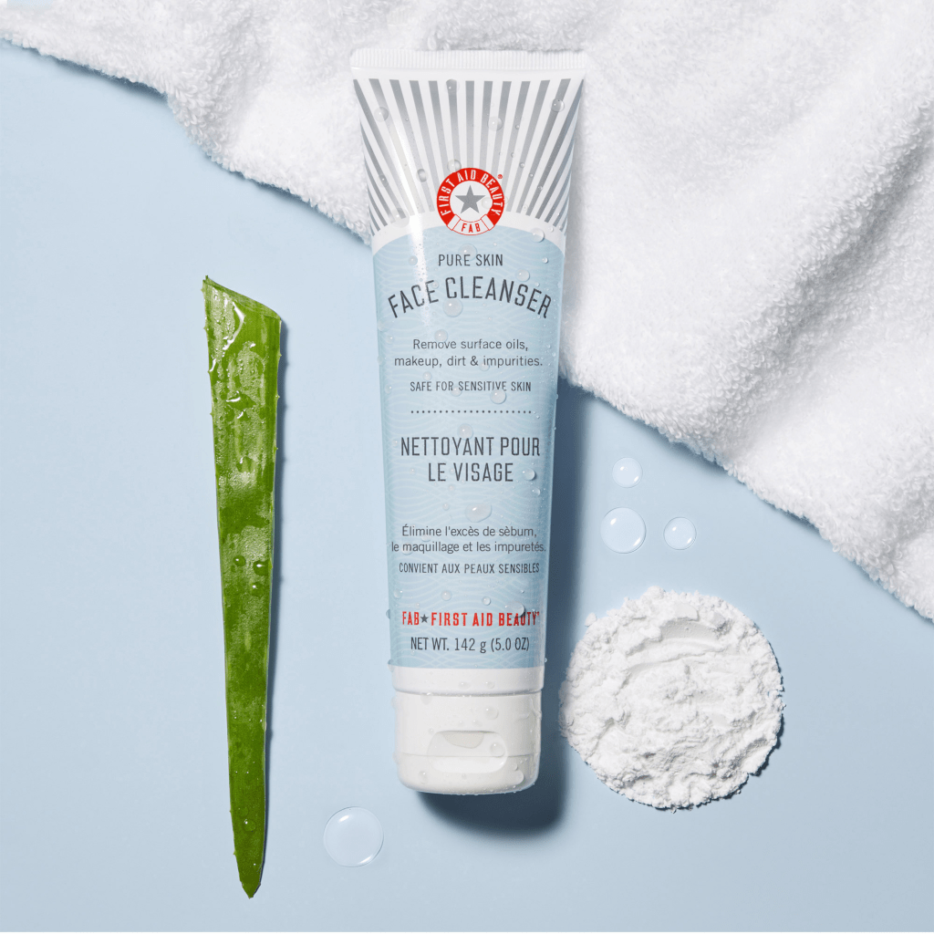FIRST AID BEAUTY Face Cleanser FIRST AID BEAUTY Cleanser