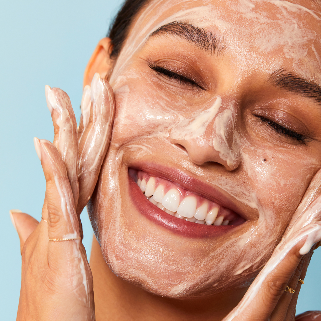 FIRST AID BEAUTY Face Cleanser FIRST AID BEAUTY Cleanser