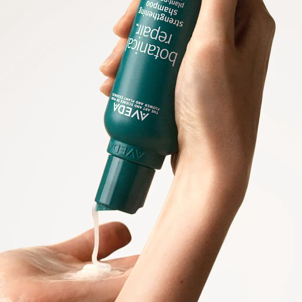 AVEDA botanical repair strengthening shampoo 200ml