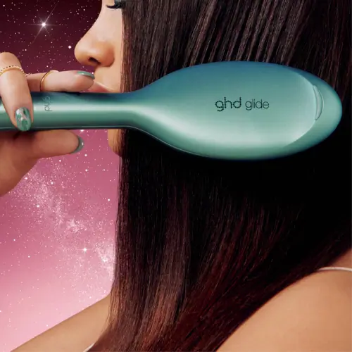 ghd glide smoothing hot brush in alluring jade