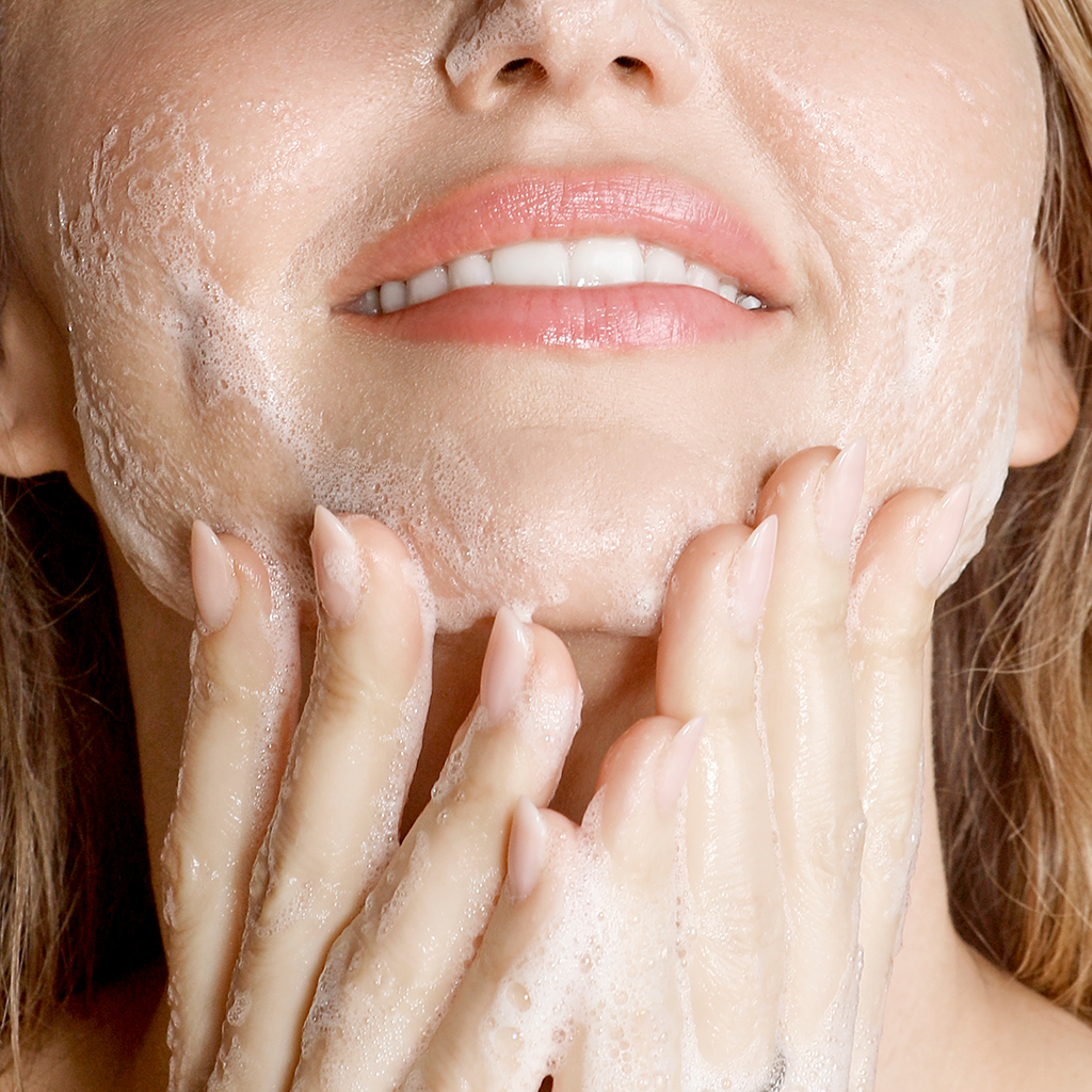 Kora Organics Turmeric Glow Foaming Cleanser - 150mL