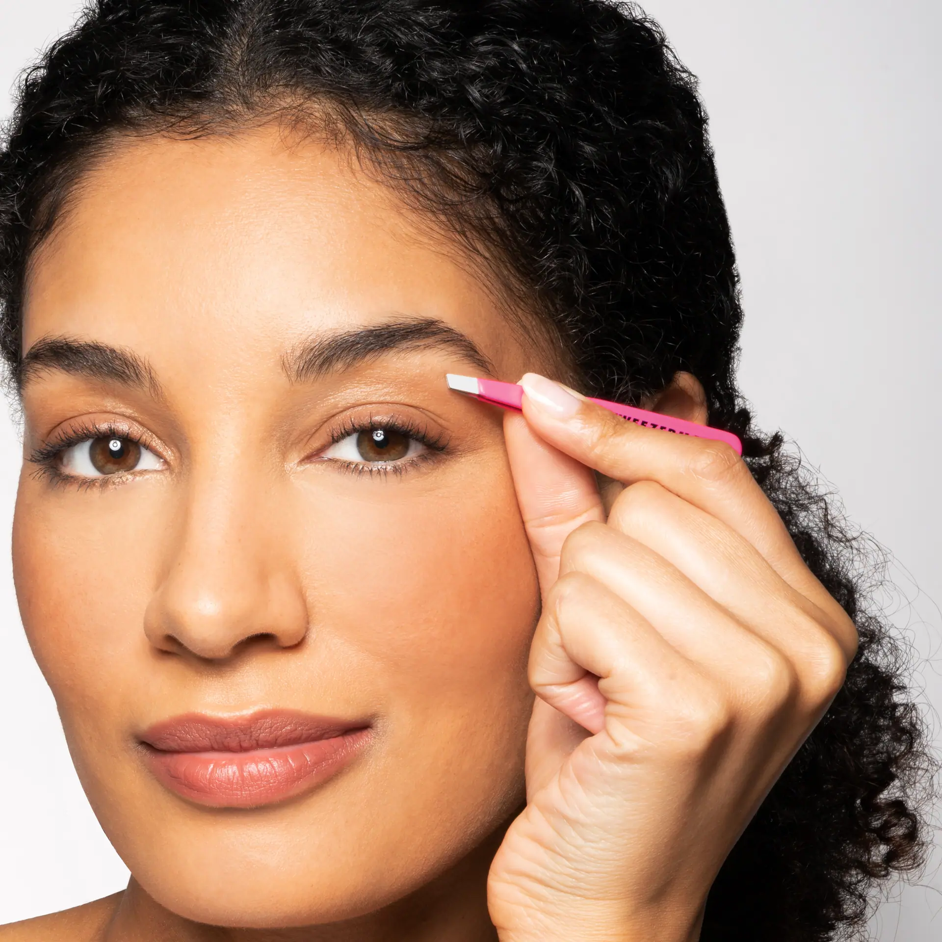 Tweezerman Mini Slant Tweezer - Neon Pink