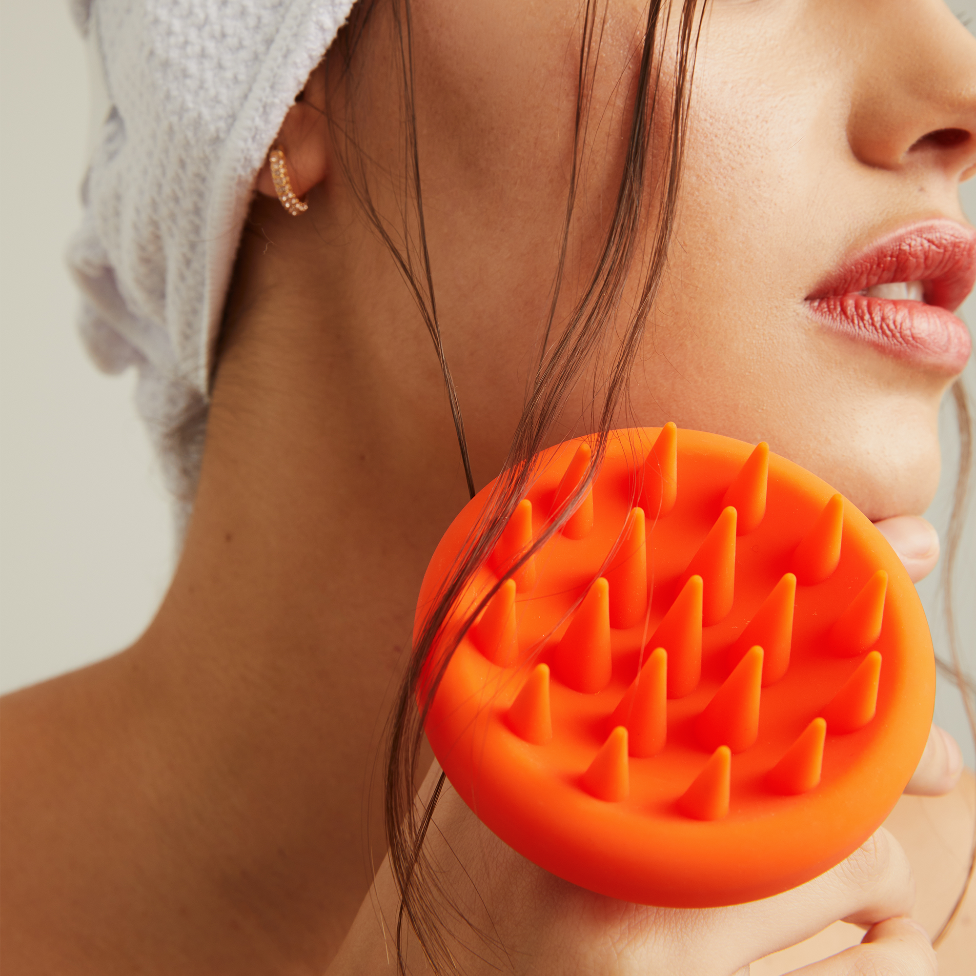 STRAAND Scalp Brush