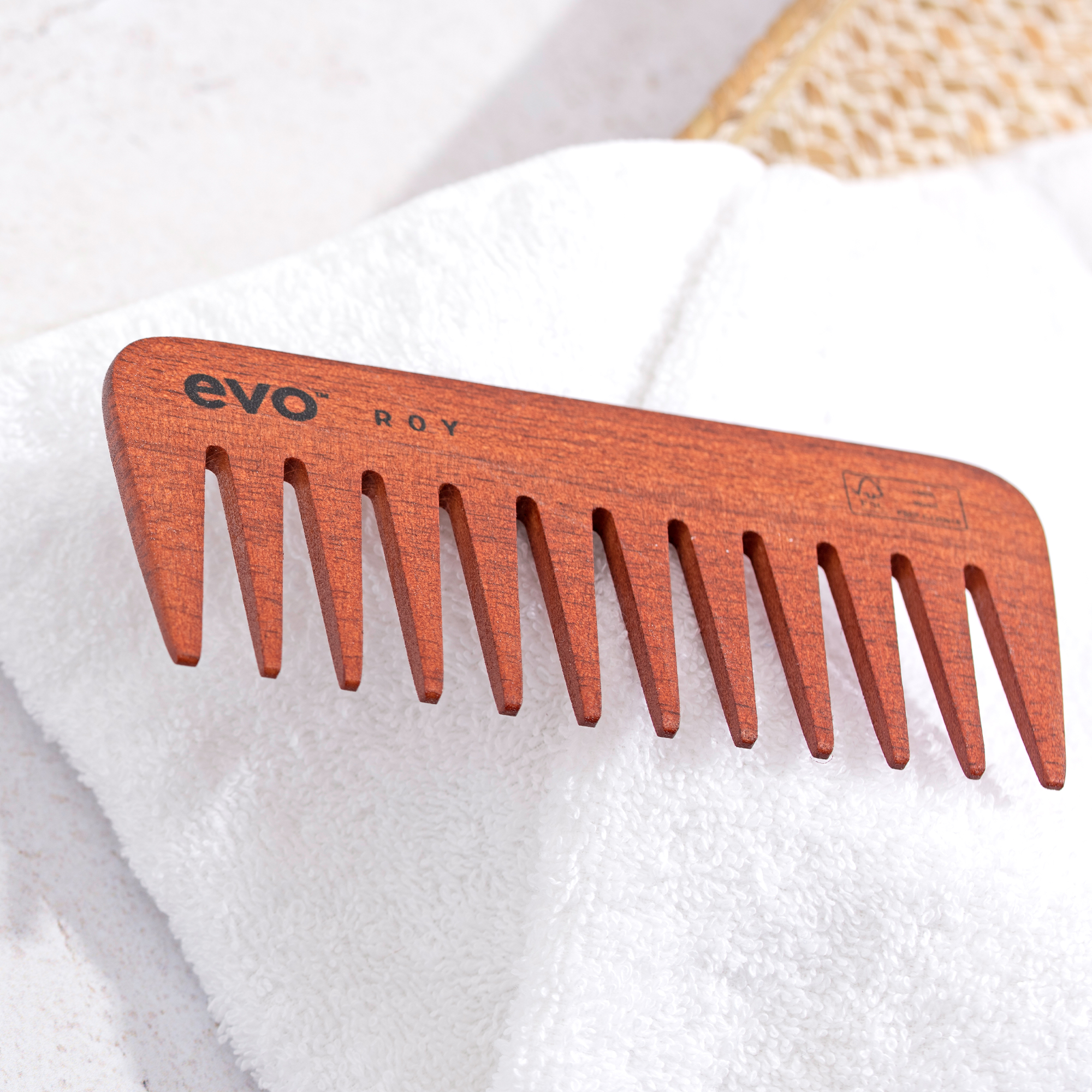 evo Roy Wide-Tooth Detangling Comb