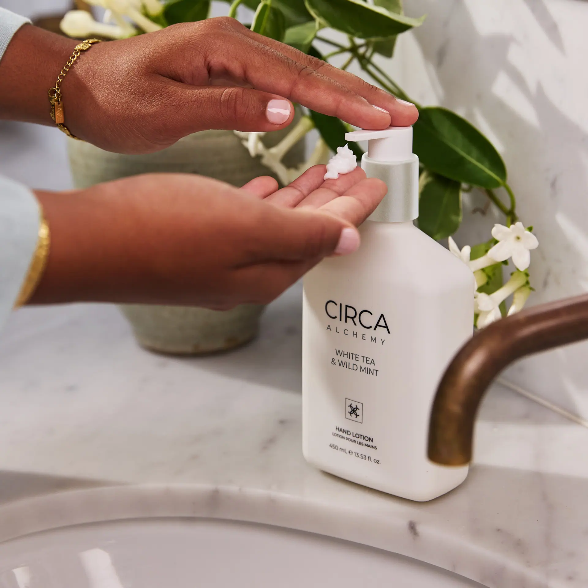 CIRCA 450ml Hand Lotion - Alchemy - White Tea & Wild Mint