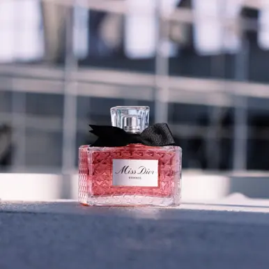 湖水 MISS DIOR ESSENCE 35ML DIOR Miss Dior Essence 35ml - Adore Beauty