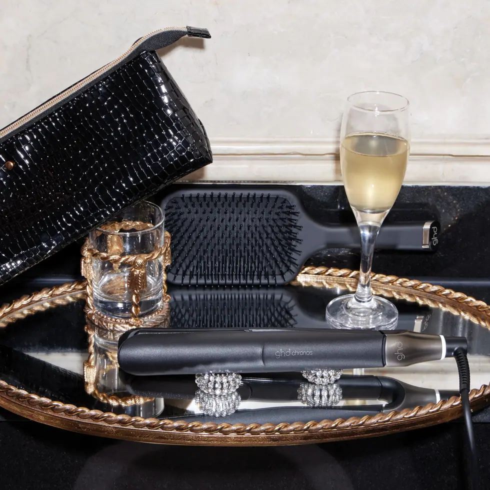 ghd chronos  hair straightener gift set