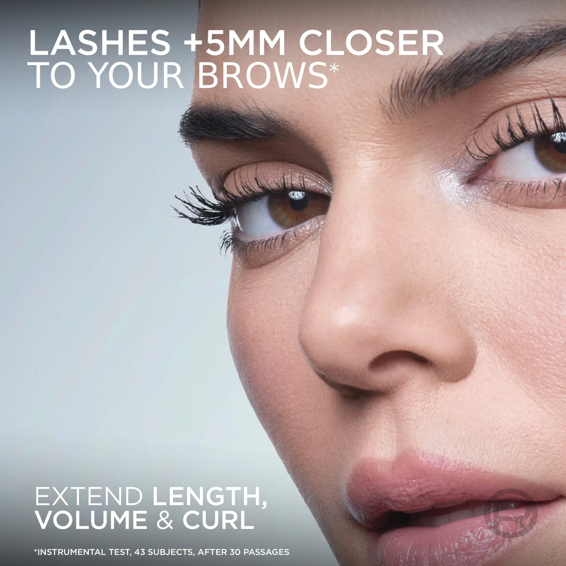 L'Oréal Paris Telescopic Extensionist Mascara Extends lashes