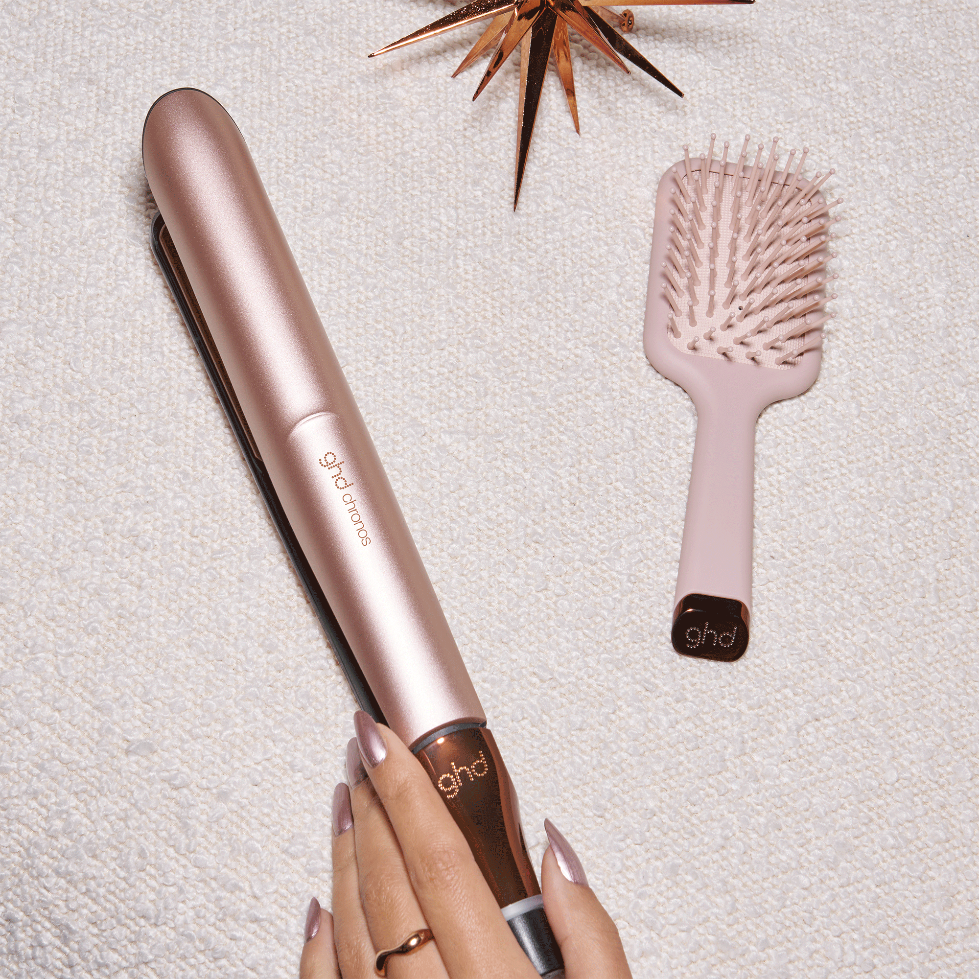 GHD Gold Hair Straightener Gift Set in Cashmere Beige
