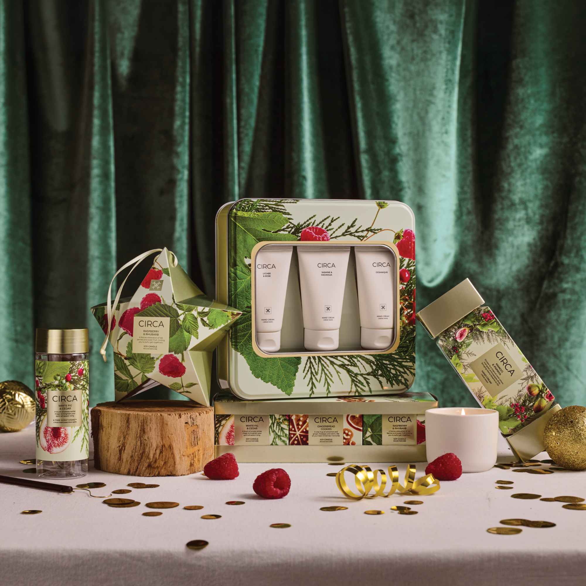CIRCA 3x70g Candle Trio - Christmas - (RASPBERRY & RHUBARB, WHITE FIG & CEDAR, GINGERBREAD COOKIES) - X26